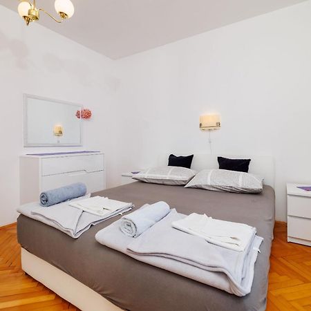 Apartments Melita Драмал Екстериор снимка