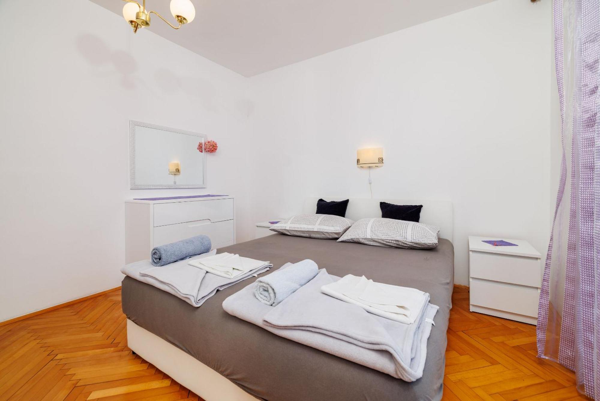 Apartments Melita Драмал Екстериор снимка