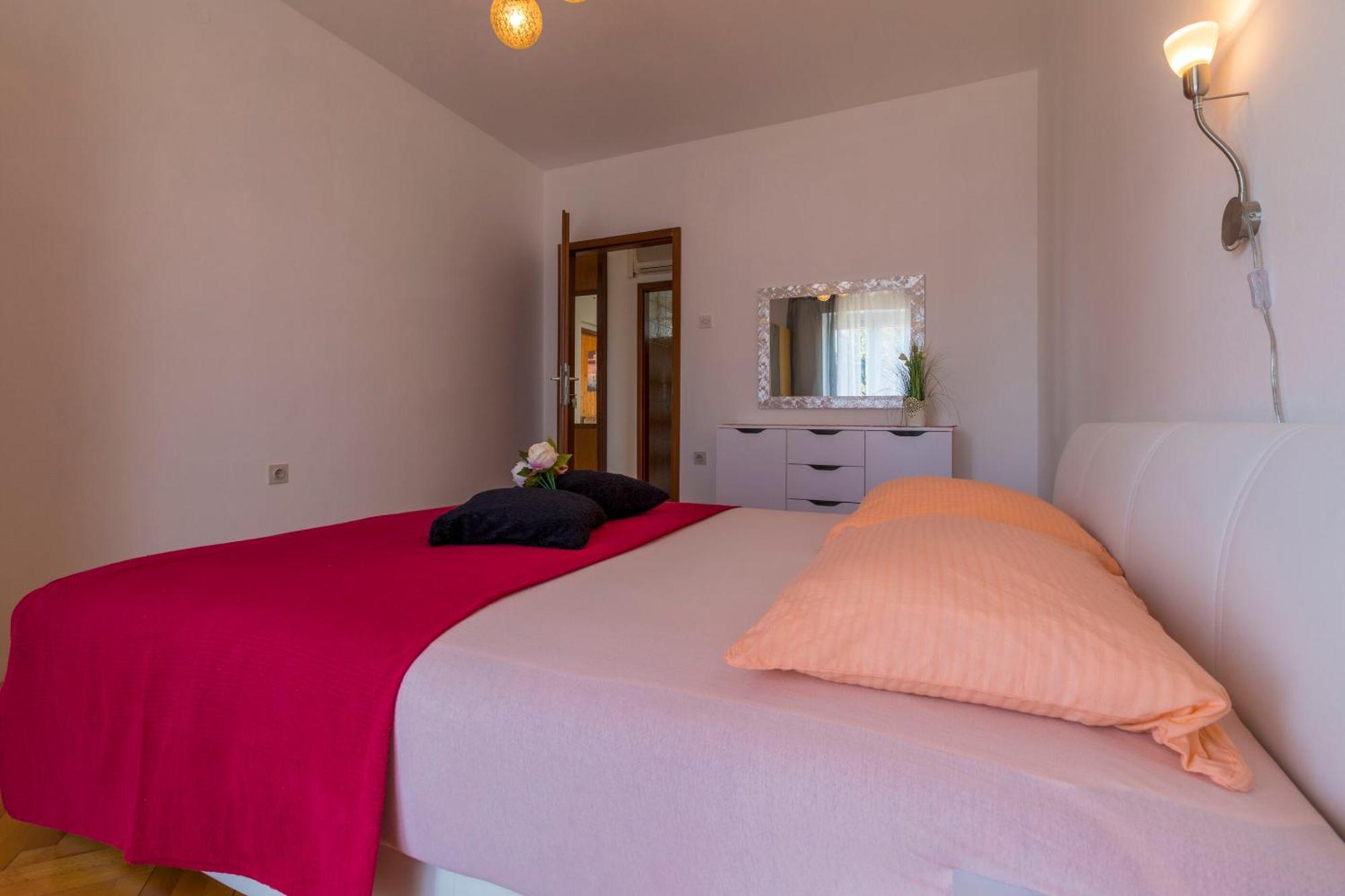 Apartments Melita Драмал Екстериор снимка