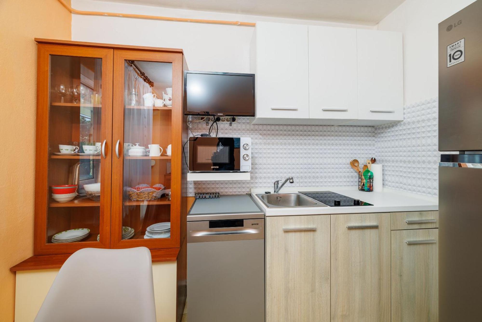 Apartments Melita Драмал Екстериор снимка