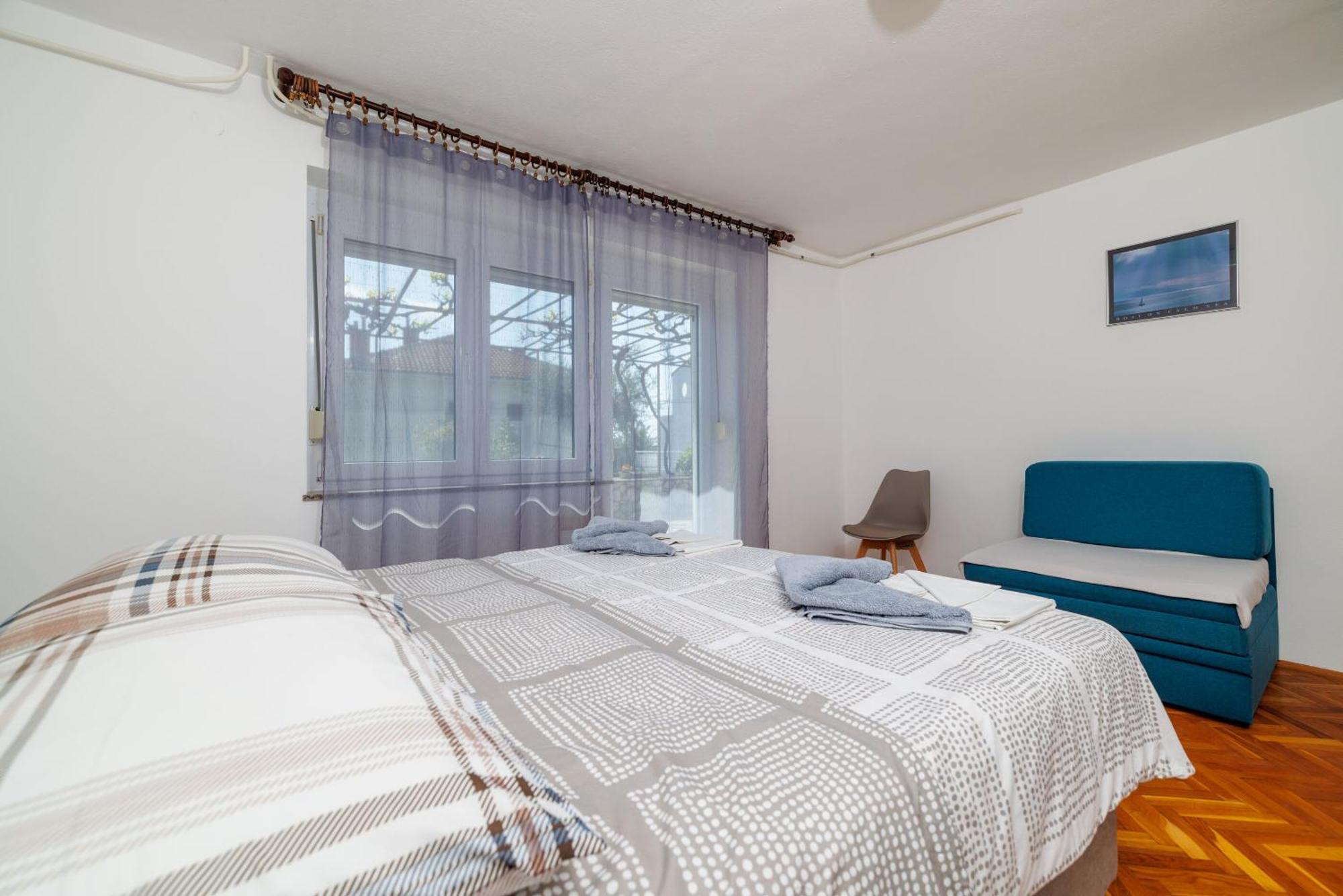 Apartments Melita Драмал Екстериор снимка