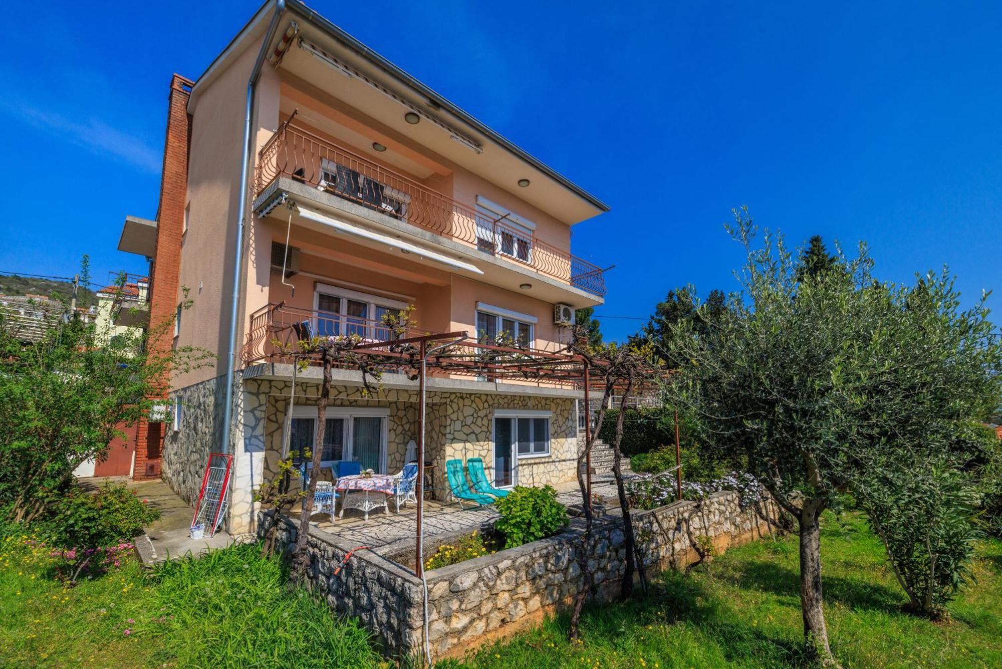 Apartments Melita Драмал Екстериор снимка