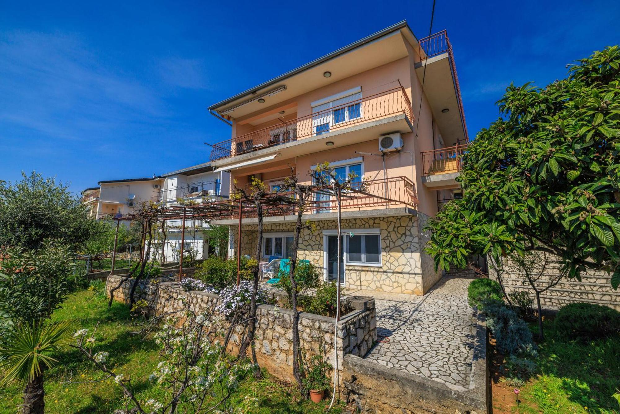 Apartments Melita Драмал Екстериор снимка